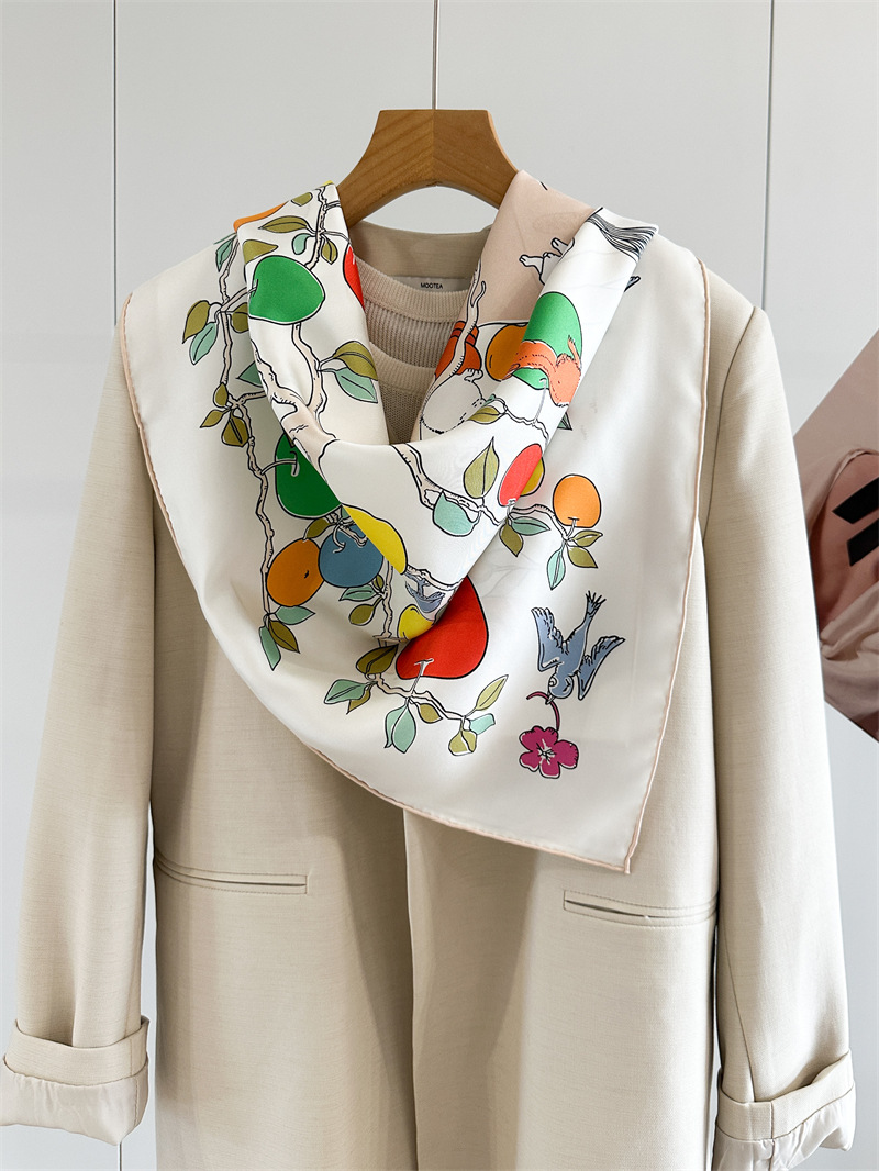 Foulard en soie imprimé double - Travel Accessories Aesthetic avis et prix